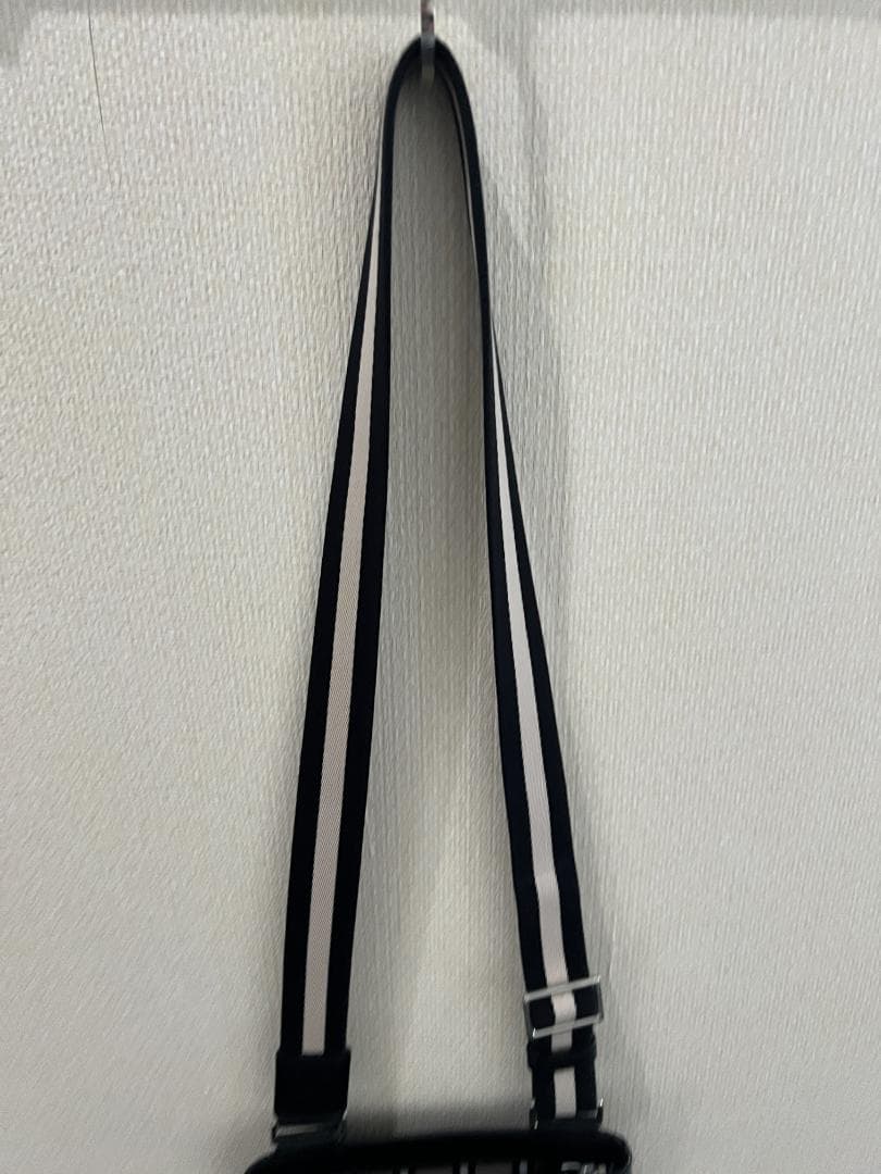 バリー　ショルダーバッグ