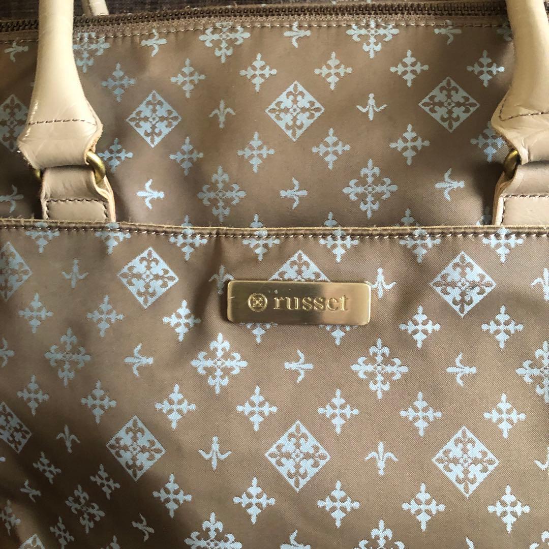 russet モノグラムビジネスバッグ ベージュ