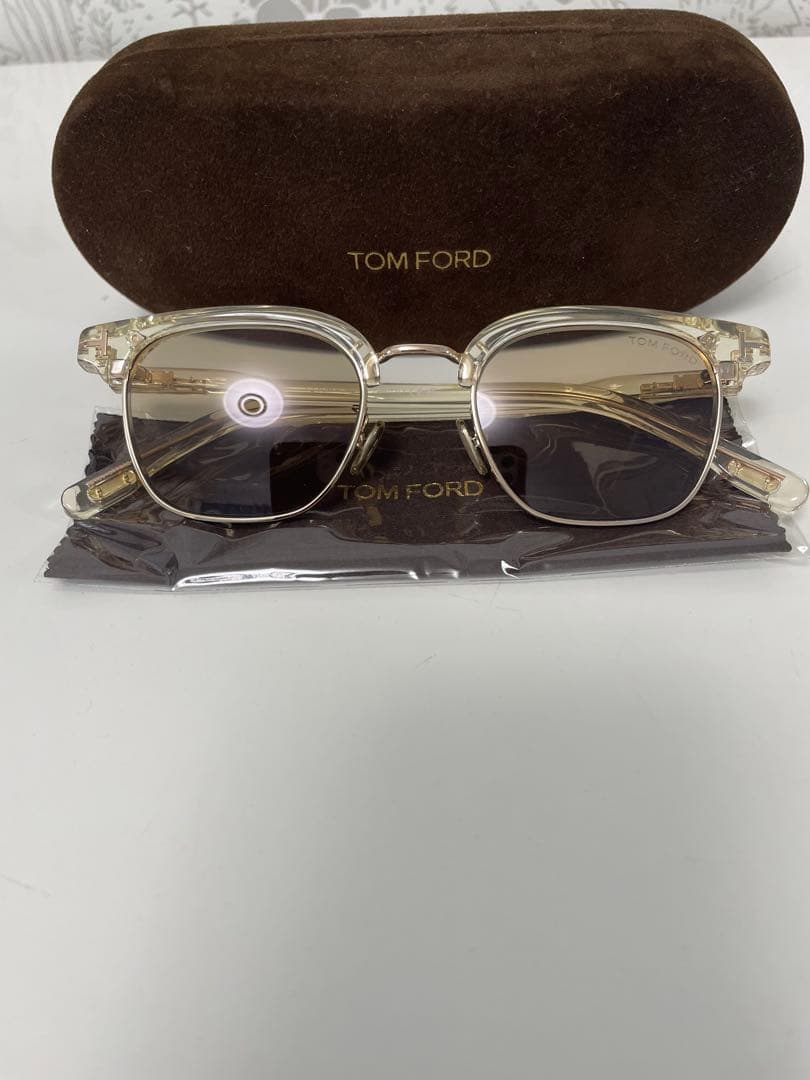 美品！【TOM FORD\トムフォード】クリアサングラス 日本限定モデル