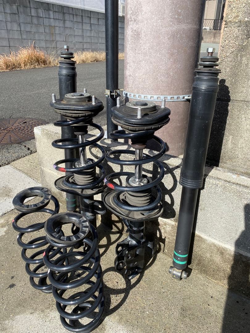 30プリウス 純正サスペンション