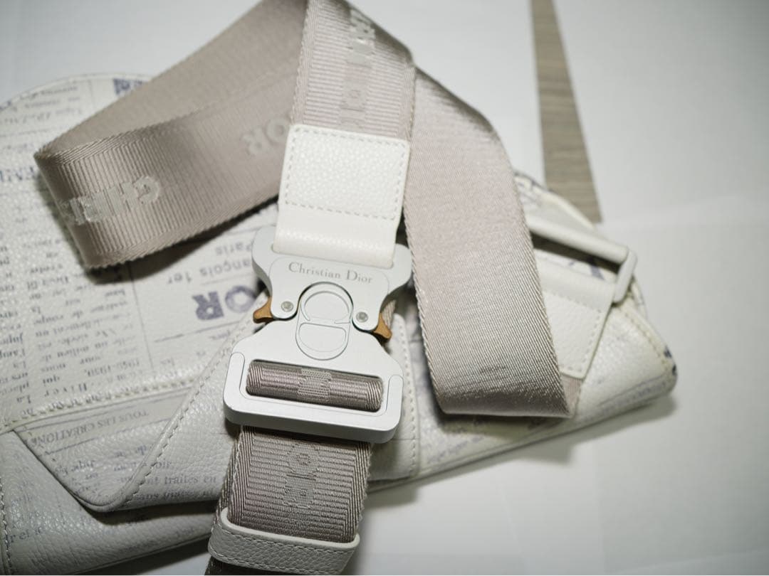 Christian Dior ニュースペーパープリント ボディバッグ