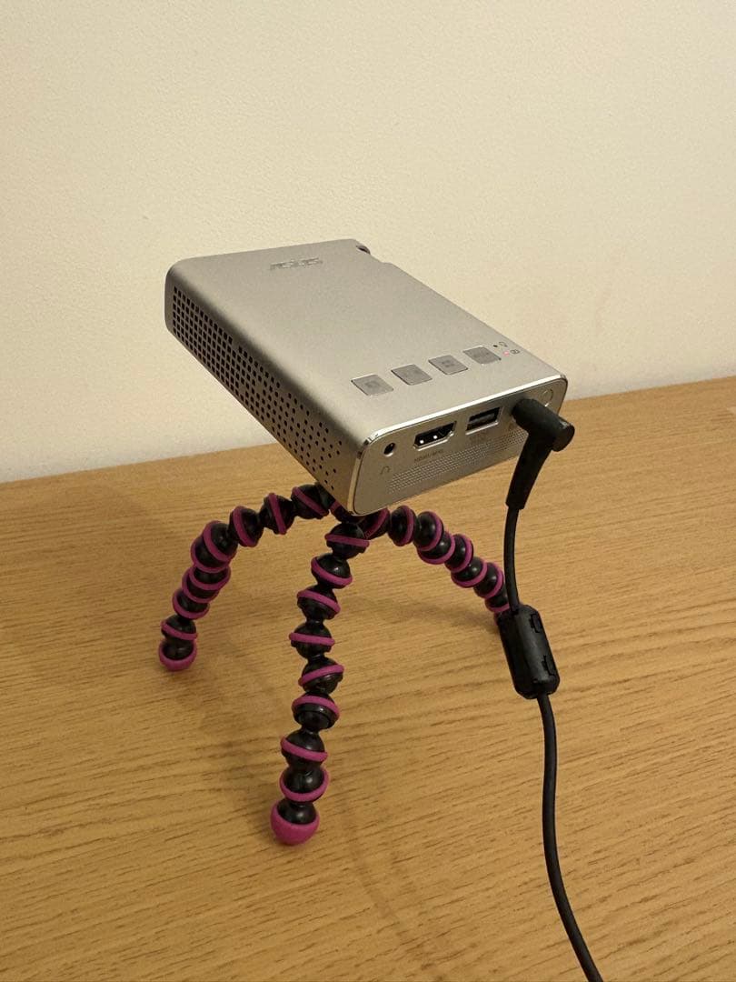 プロジェクター　ASUS ZenBeam E1 ＋JOBYゴリラポッド三脚セット