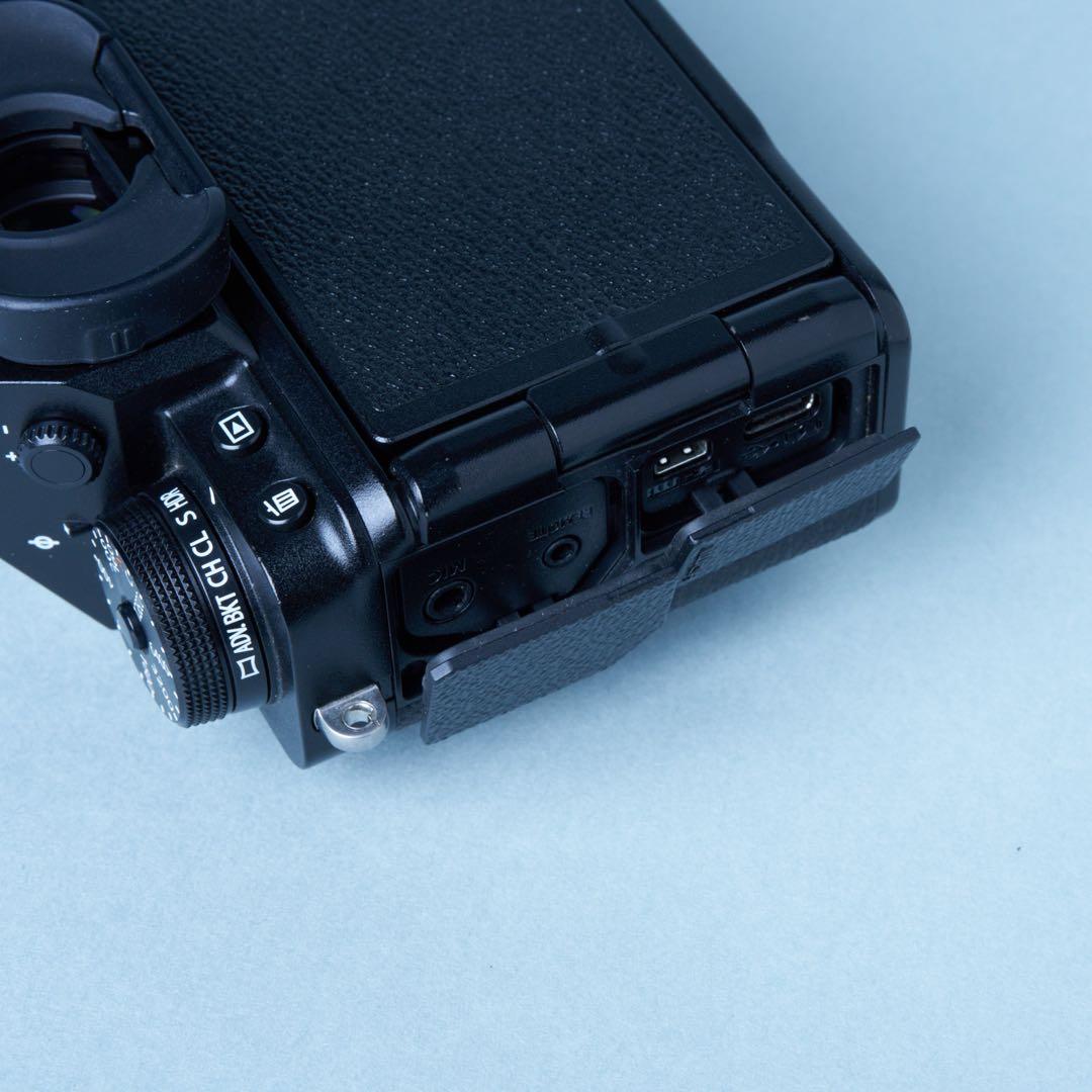 【完動品】FUJIFILM X-T4 ボディ
