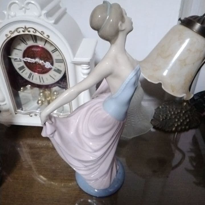 ✨Juny✨リヤドロ✨陶器製✨素敵な品です✨新年ご送付です