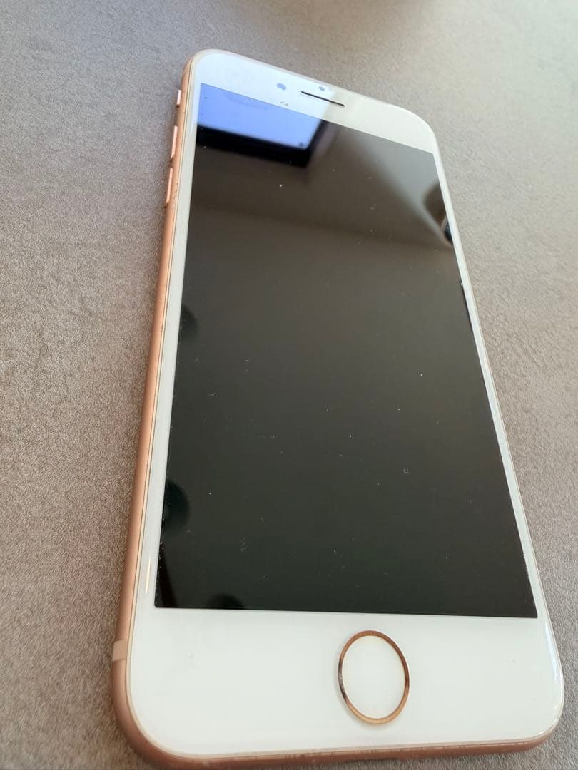 iPhone8 ゴールド