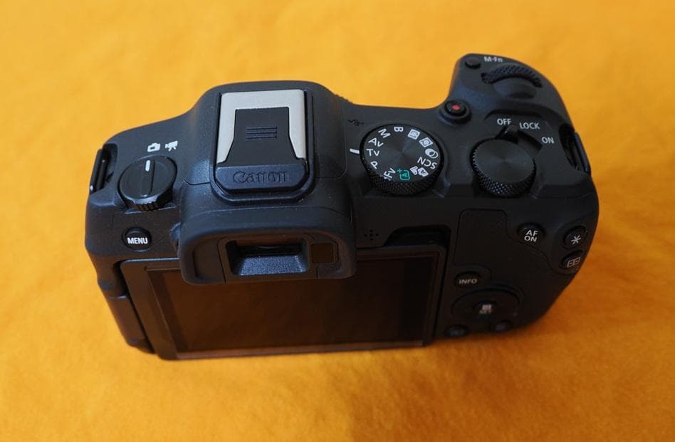 【美品】Canon EOS R8