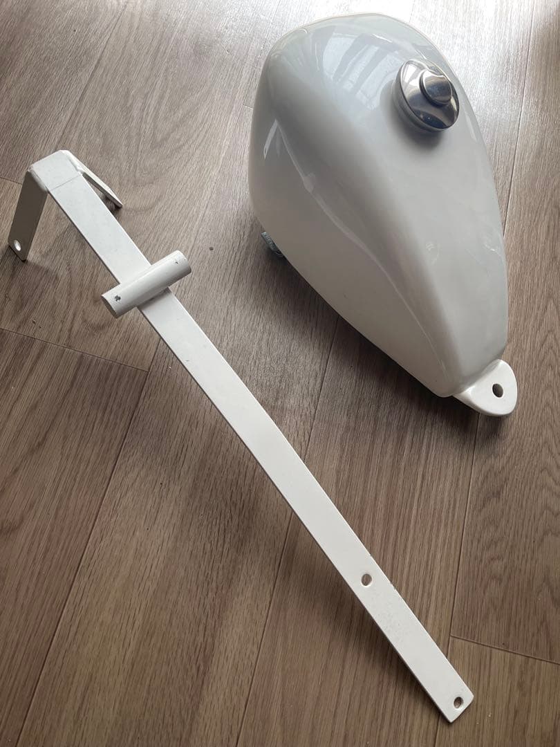 マグナ250 スポーツスタータンク　ホワイト