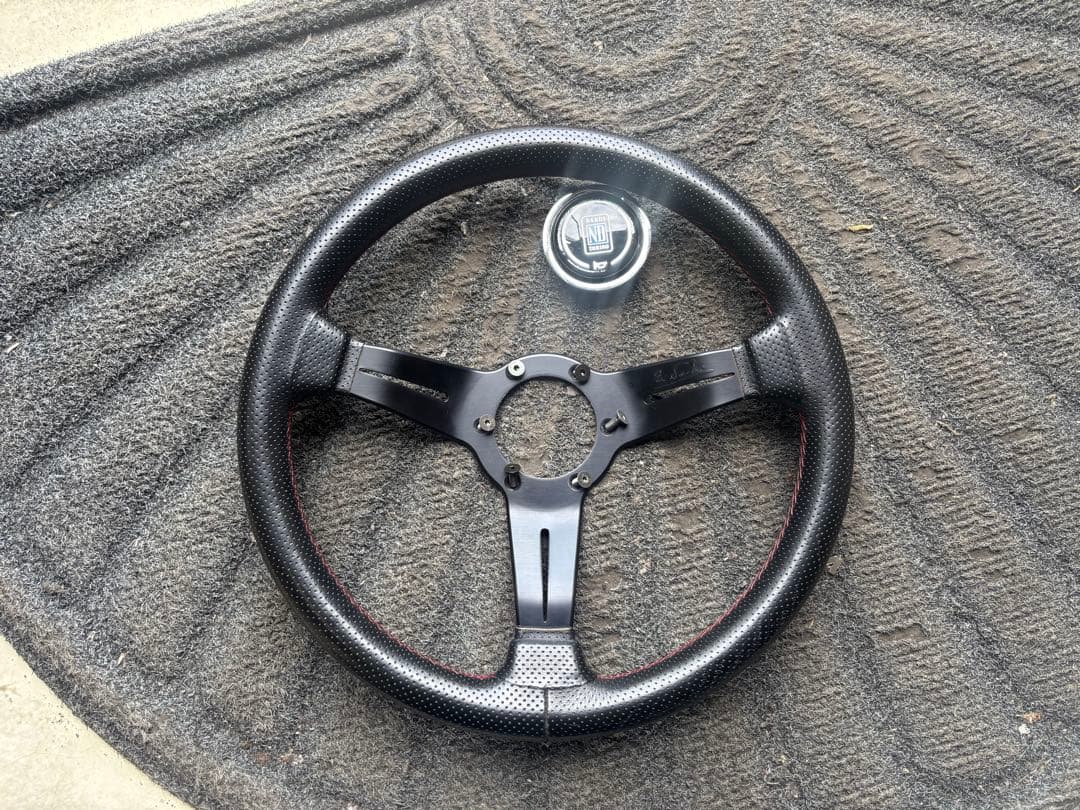 希少NARDI〔ナルディ〕ラリー33ΦFET刻印あり正規品　美品