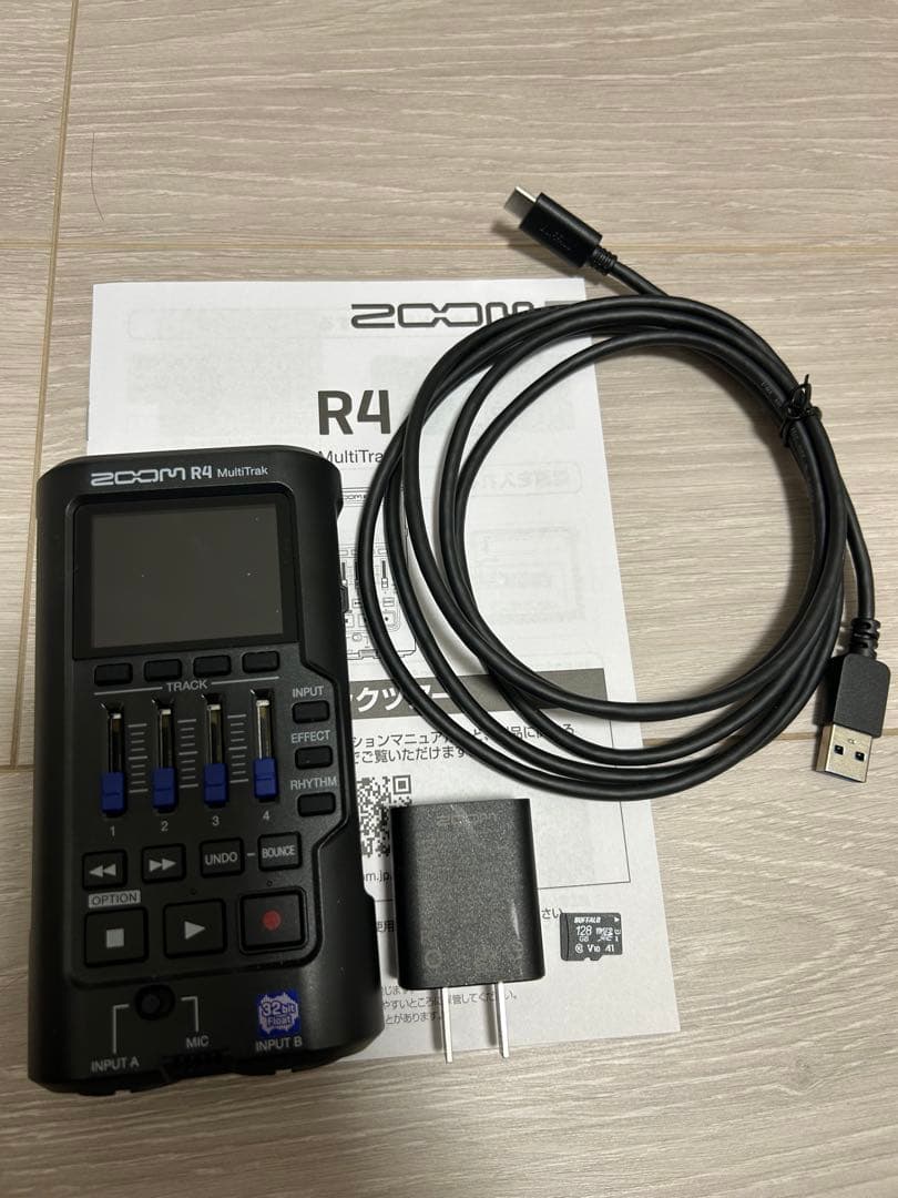 ZOOM R4 MultiTrak アダプタ、ケーブル、SDカード　セット
