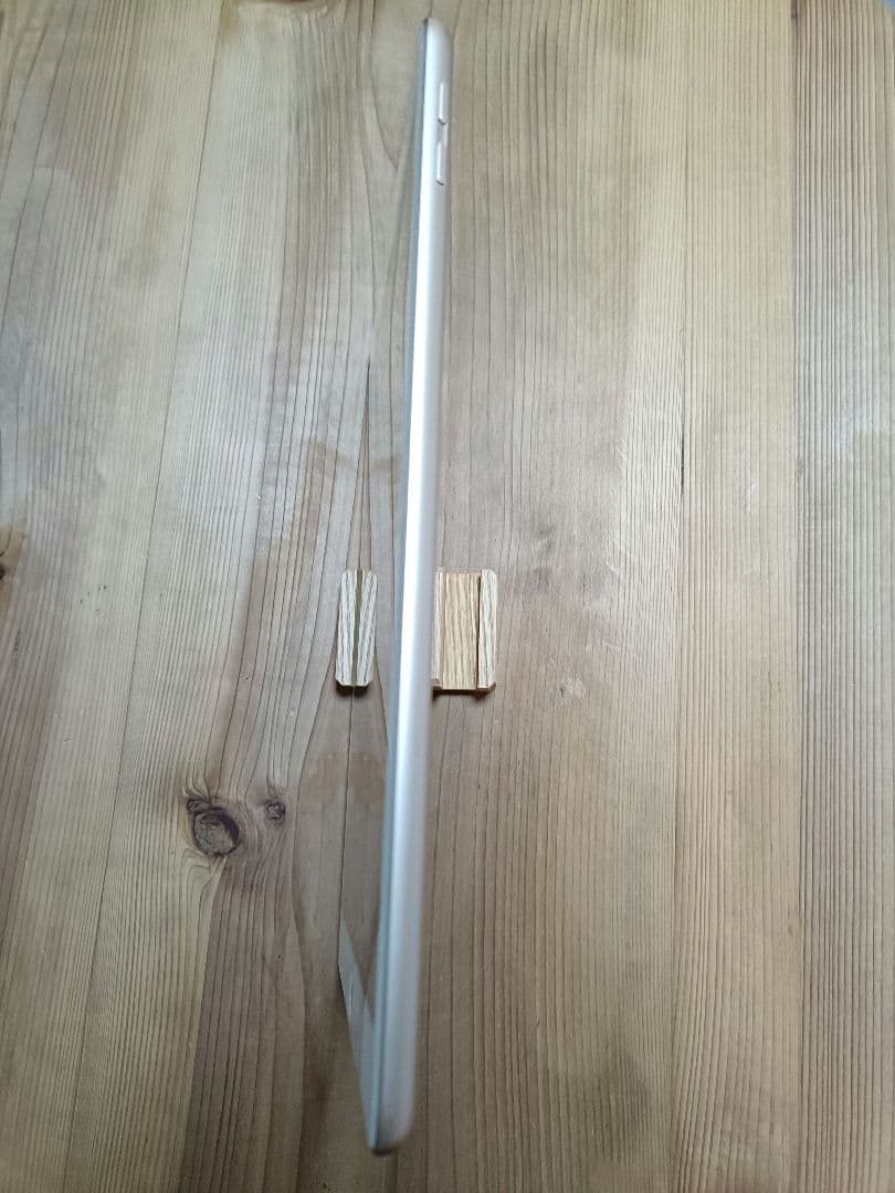 iPad　第5世代　32G　Wi-Fiモデル　【中古品】