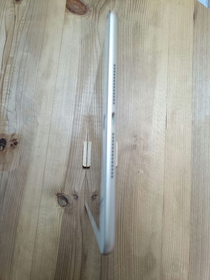 iPad　第5世代　32G　Wi-Fiモデル　【中古品】