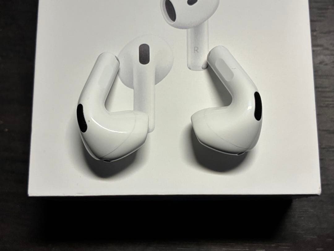 AirPods4 ANC搭載　ケース付き