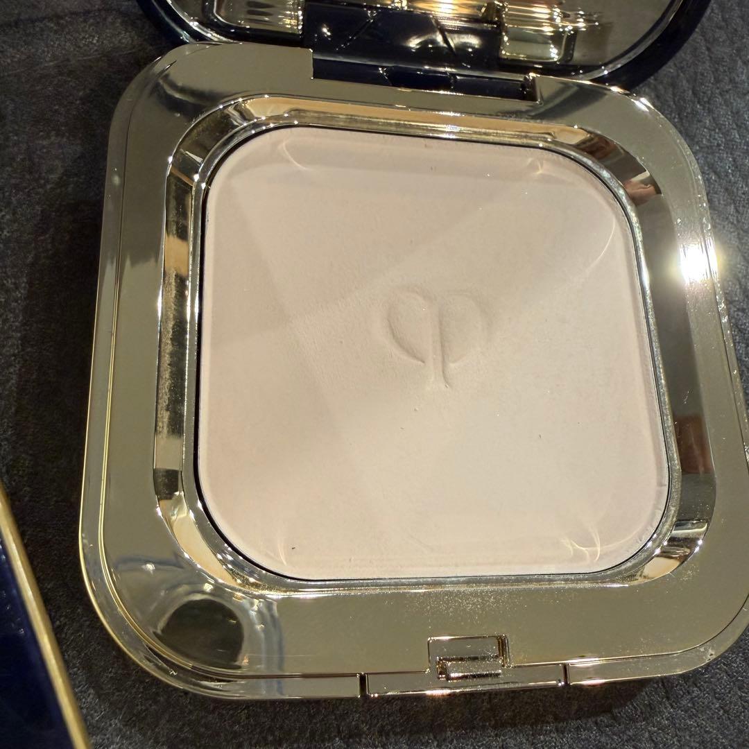 クレ・ド・ポー ボーテ プレストパウダー　プードルコンパクトエサンシエルN