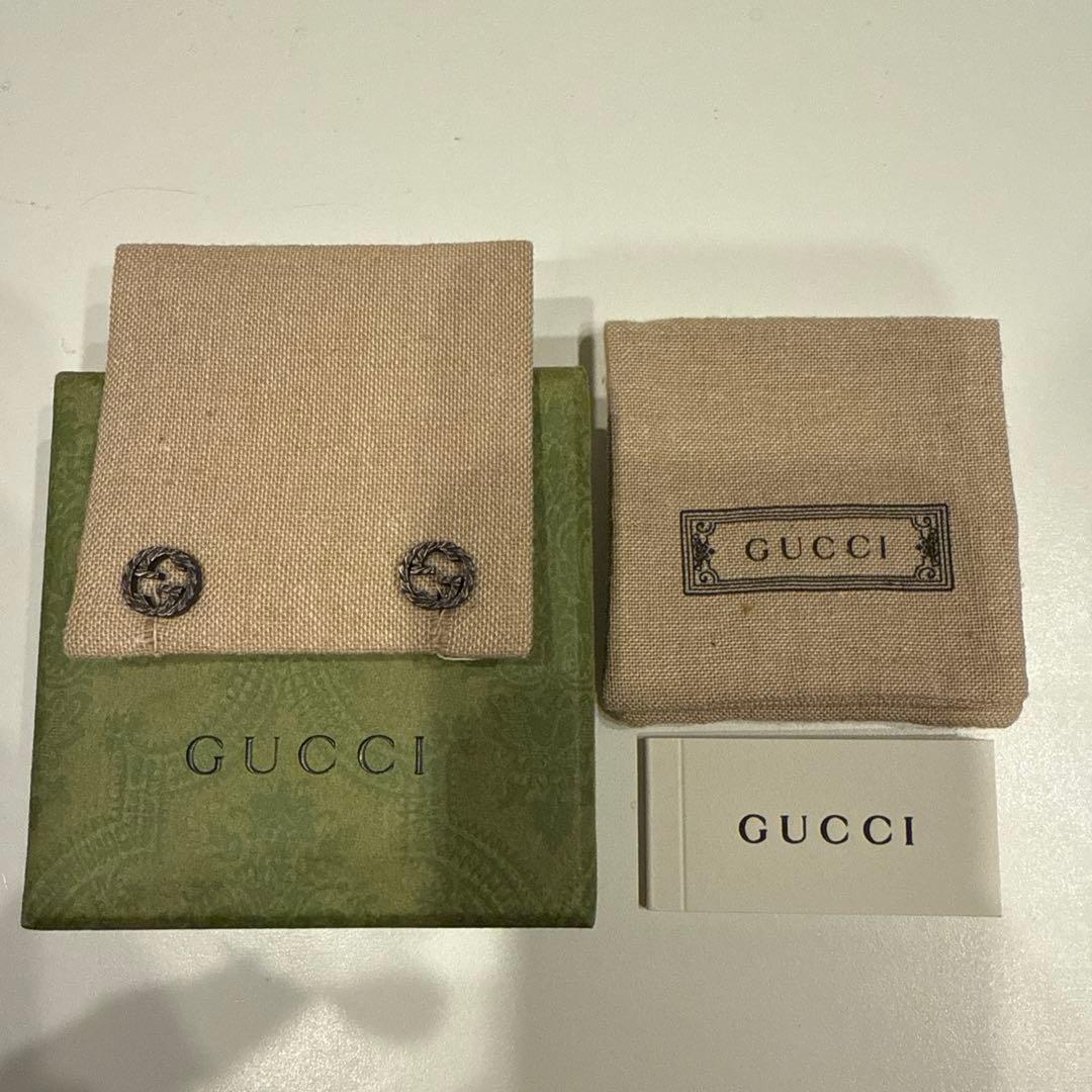 GUCCI スタッズピアス両耳