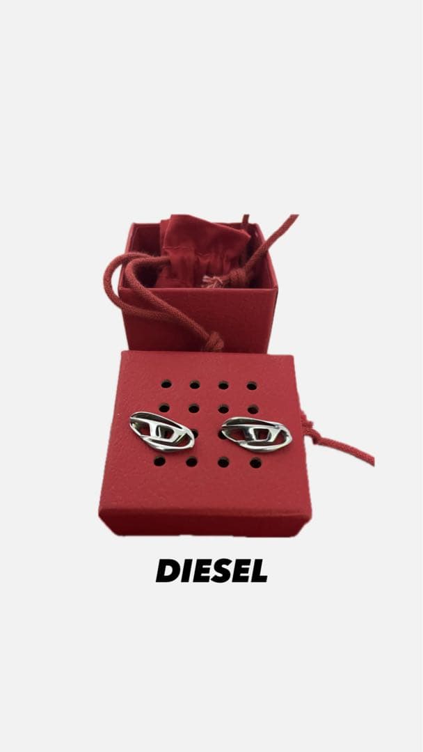 【両耳】　DIESEL Dロゴ ピアス