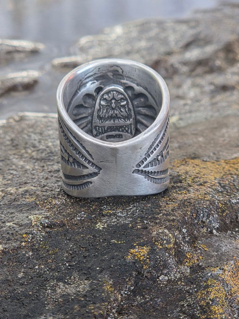 オールド　インディアンジュエリースタイル　バンプアウト　リング　ナバホ風