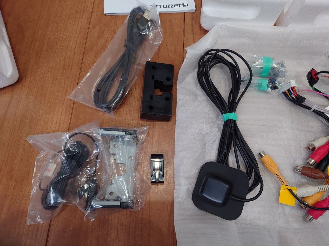 Pioneer DMH-SF600 9インチディスプレイオーディオ