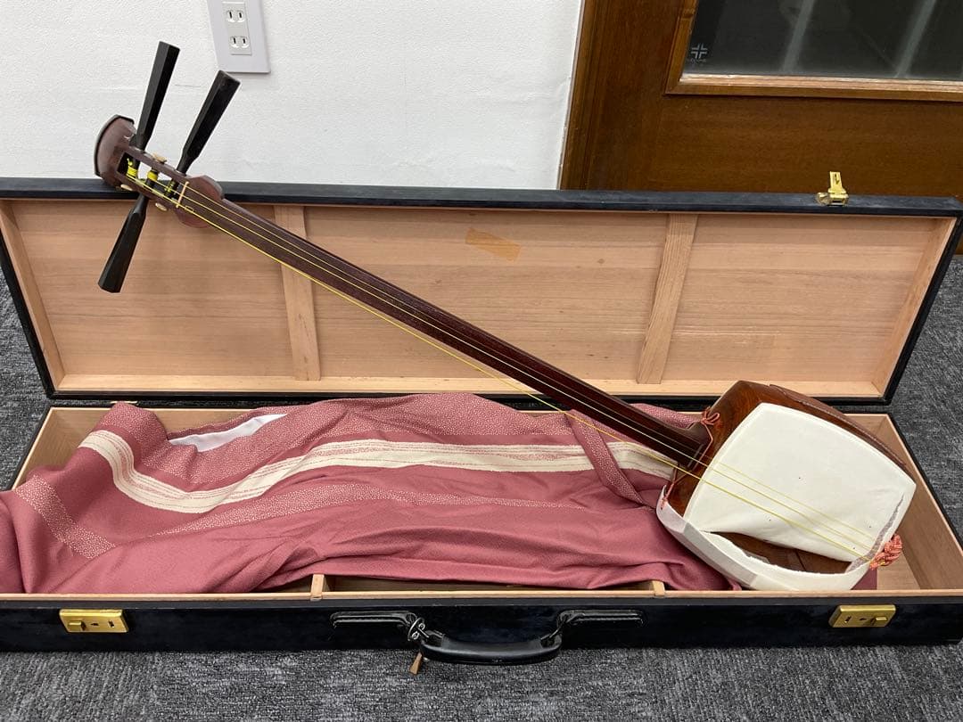 三味線 本体＋ハードケース付き 【ジャンク品】