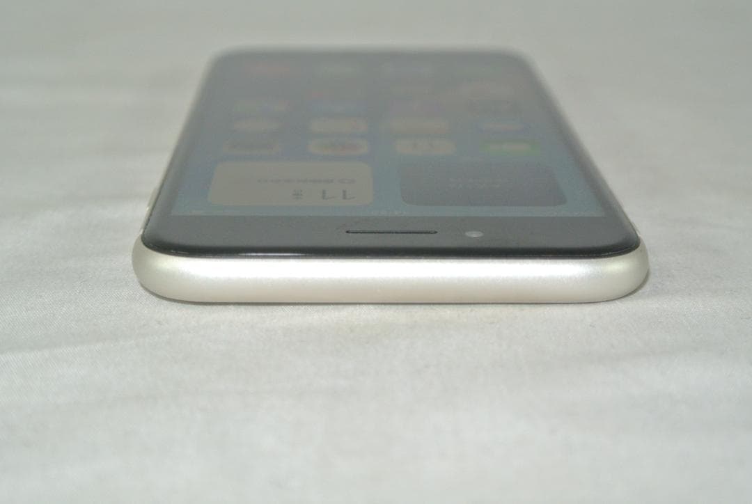 Apple iPhone SE (第3世代) 128GB NMYG3J/A