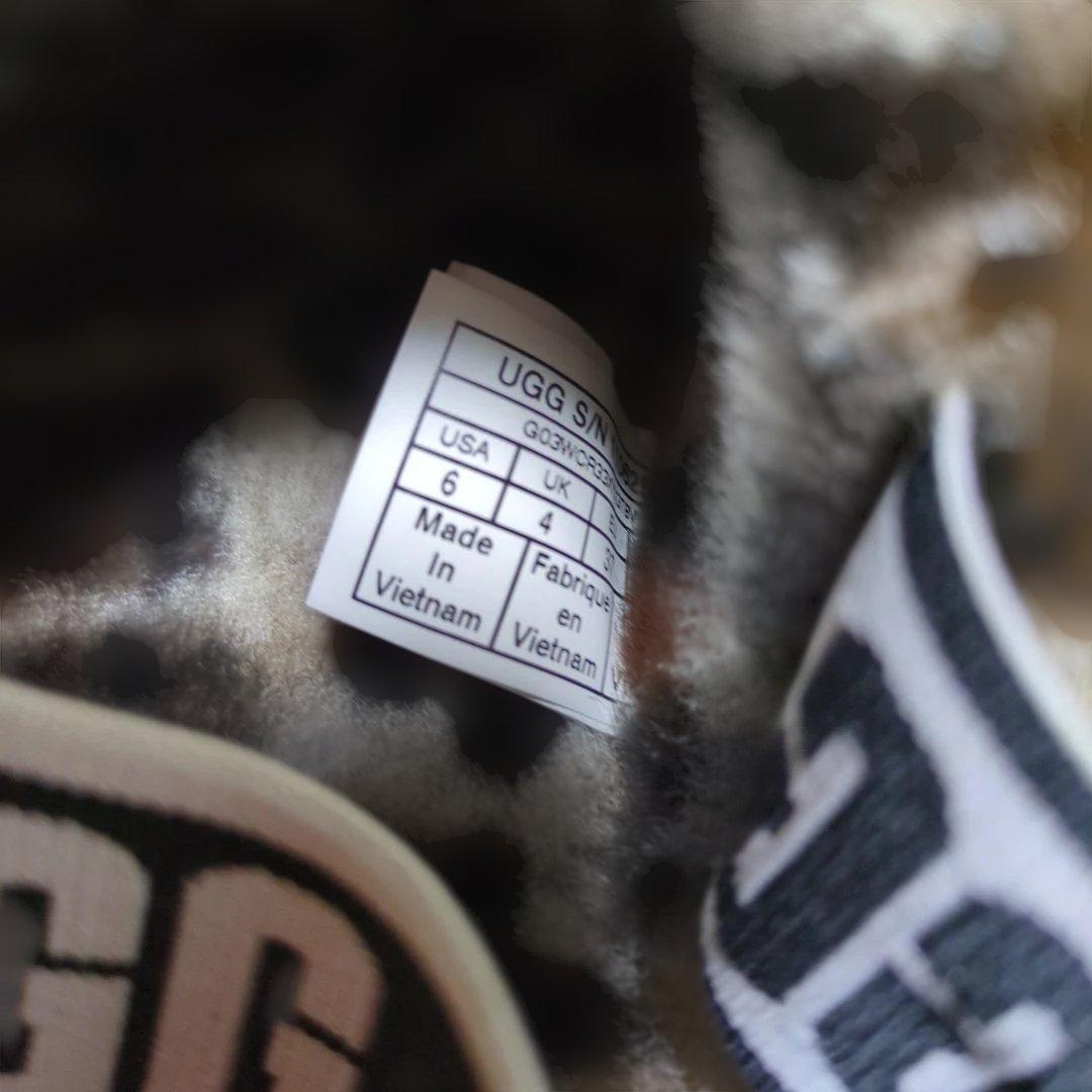 UGG豹柄モコモコ FLUFF YEAH SLIDEレオパードサンダル