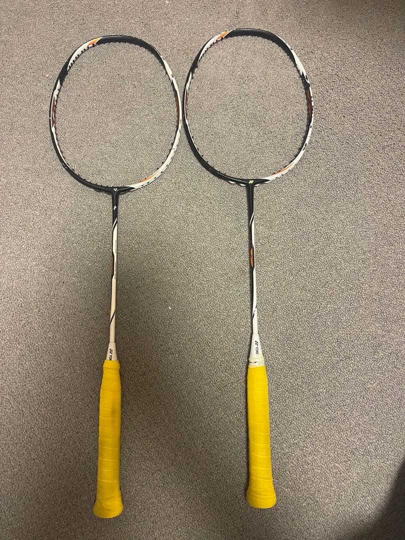 ヨネックス　デュオラZストライク　バドミントンラケット 2本セット