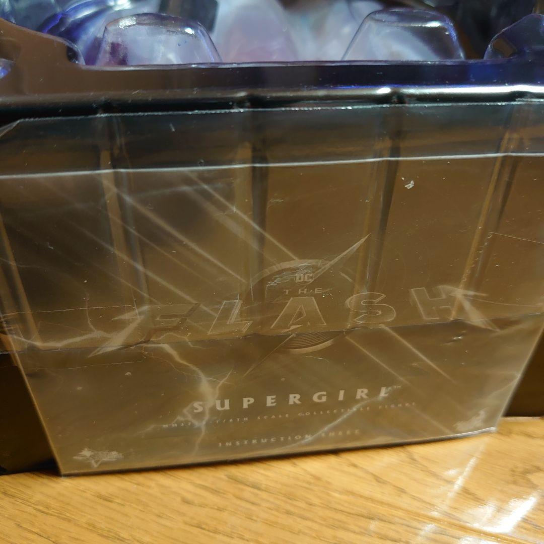 ホットトイズ スーパーガール 1/6 フィギュア