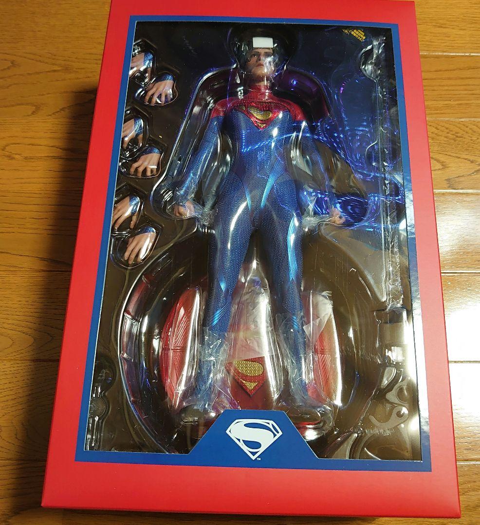 ホットトイズ スーパーガール 1/6 フィギュア