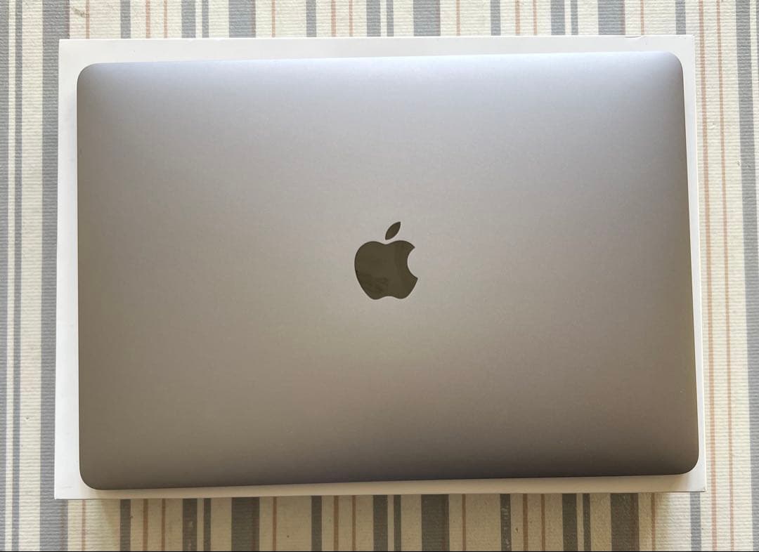 MacBook Pro 13インチCorei5 Touch Bar搭載 2018