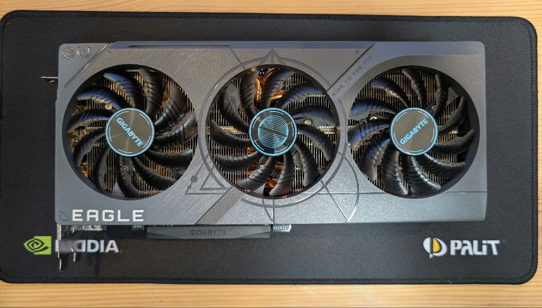 ショートサイズ26cm　GIGABYTE GEFORCE RTX 4070 Ti