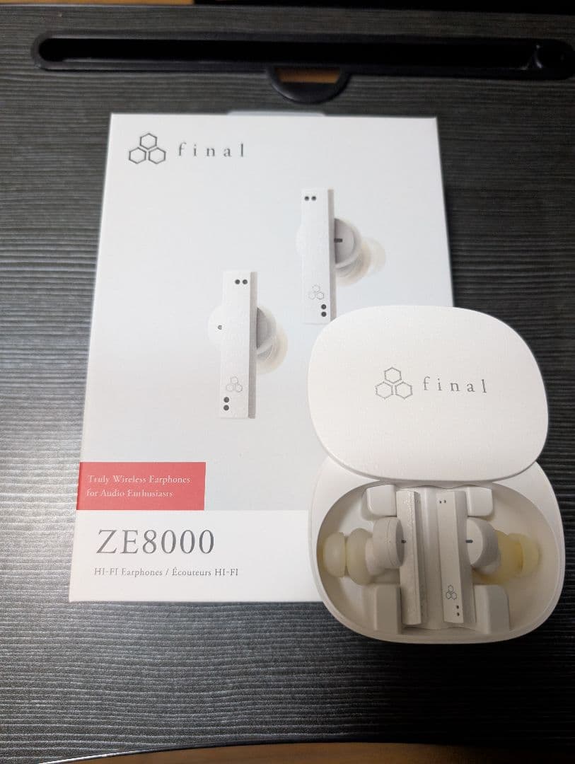 final ZE8000 ワイヤレスイヤホン ホワイト