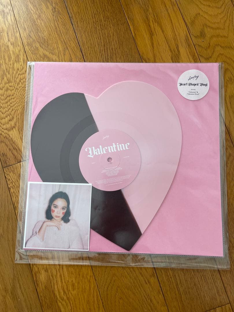 未使用 Laufey Valentine ハート型レコード