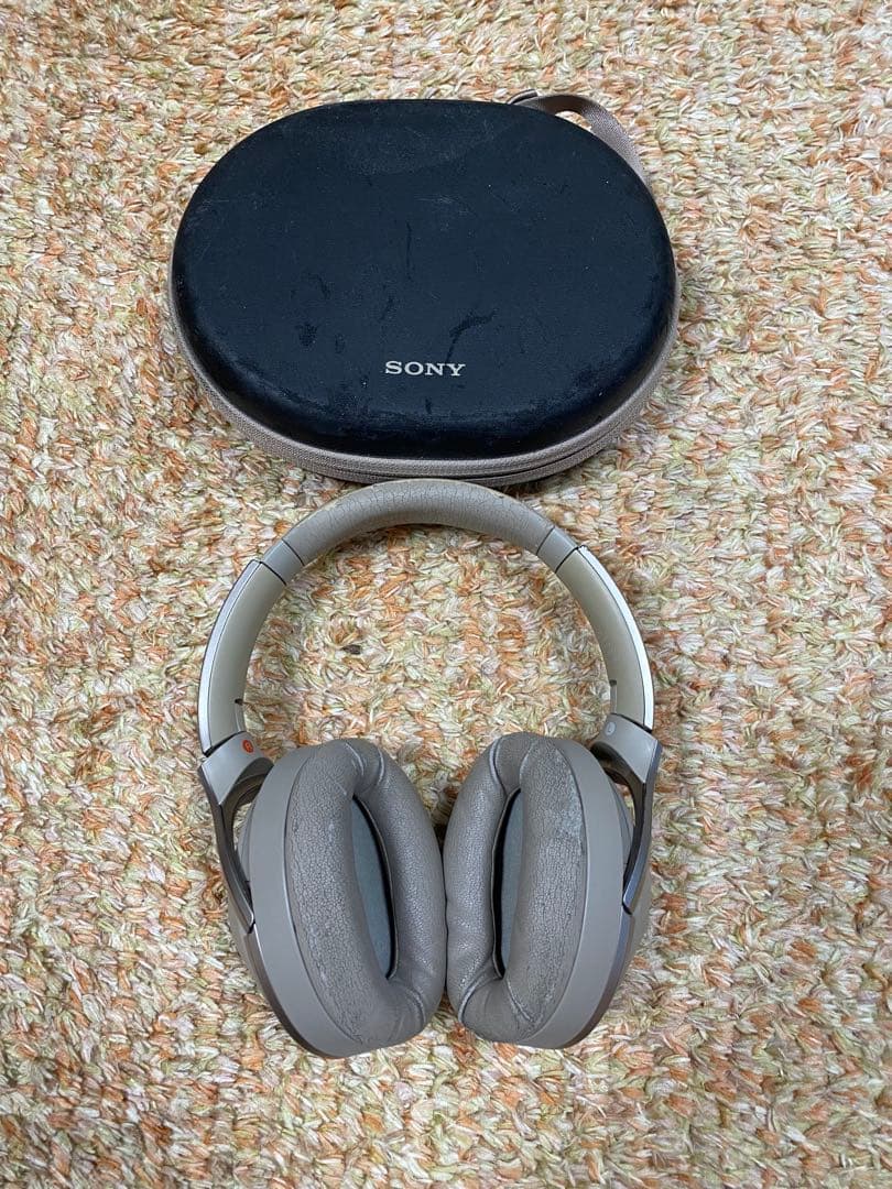 SONY ワイヤレスヘッドホン ケース付き