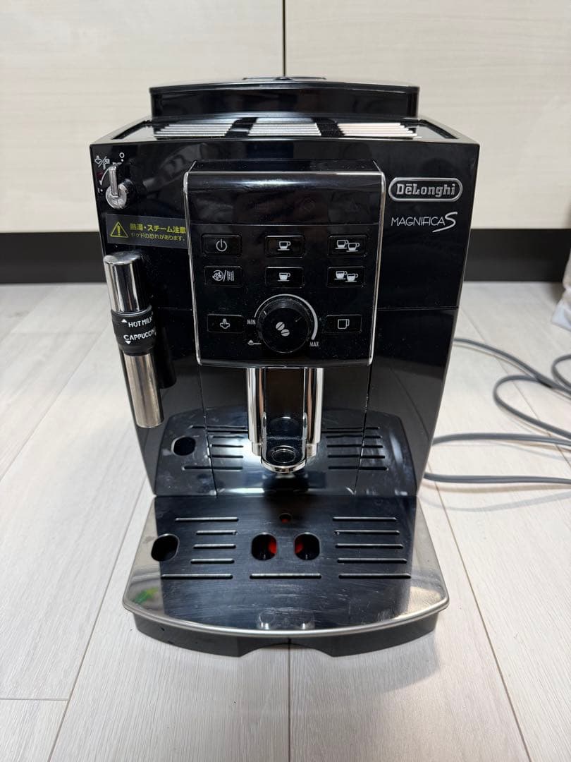 コーヒーメーカー・エスプレッソマシン De'Longhi Magnifica S