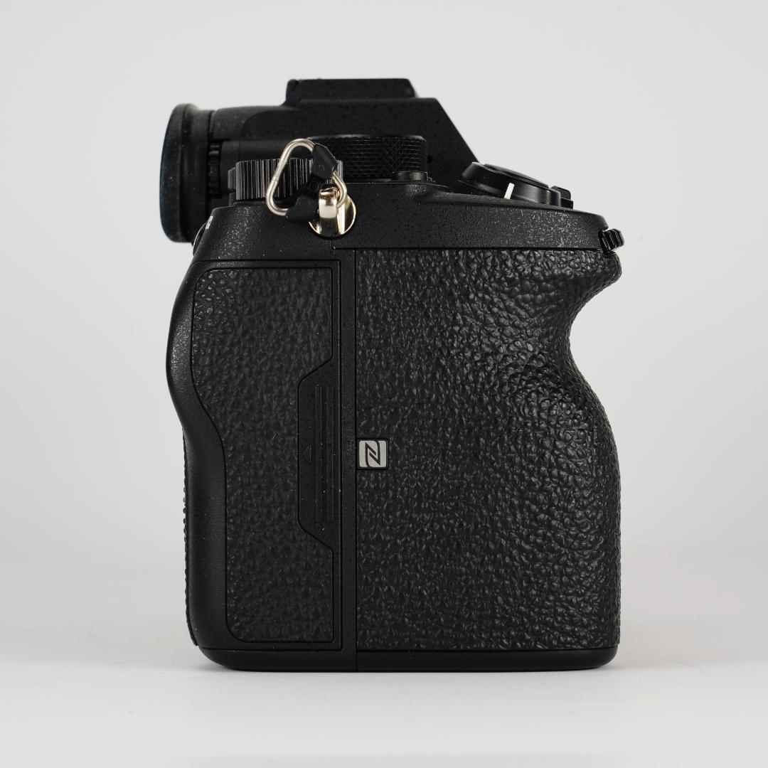 【圧倒的解像力】未使用級/SONY/α7R IV/4068回/バッテリー2個