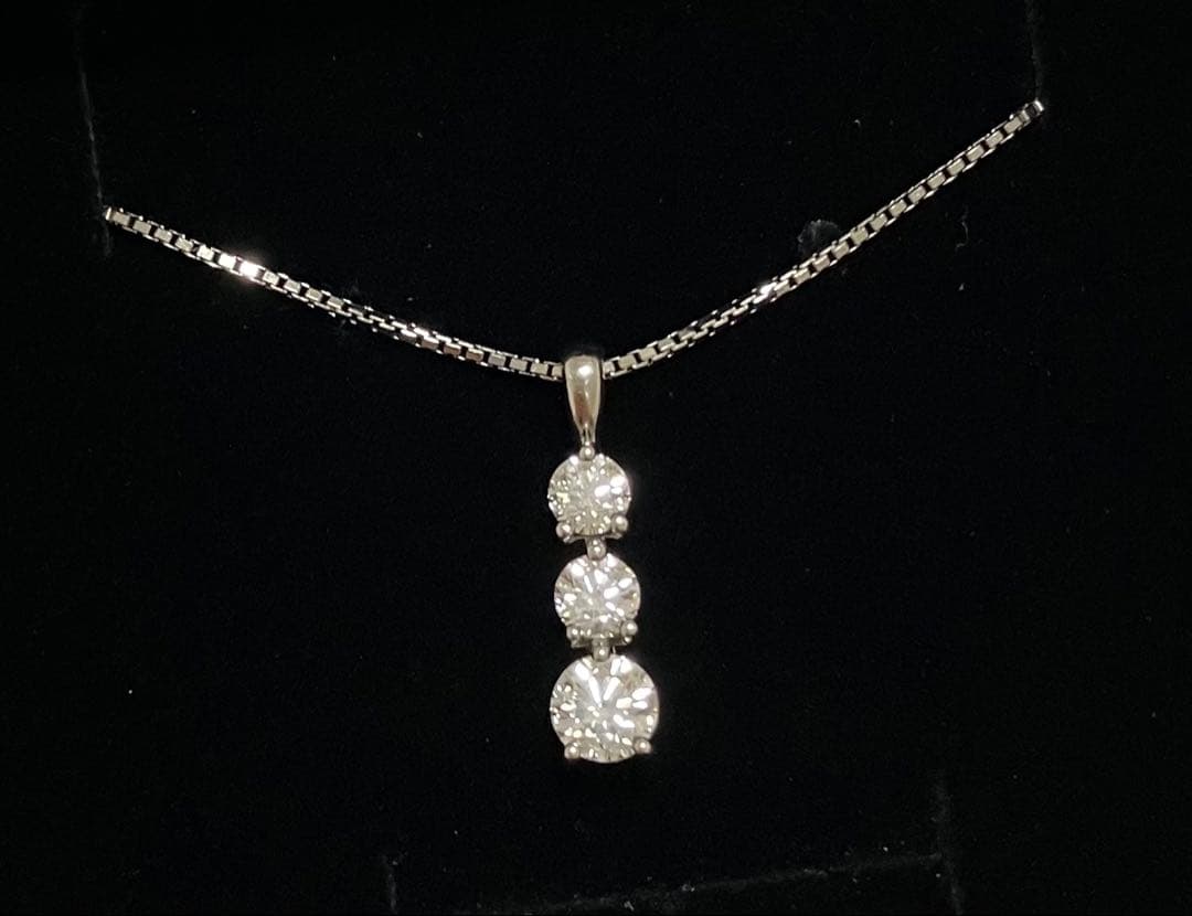 本物TRILOGY ダイヤモンドネックレス トリロジー Pt900 0.70ct