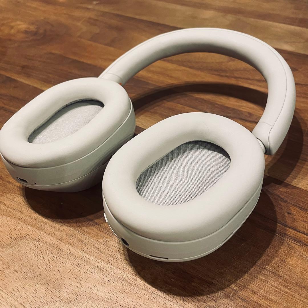 極美品 SONY WH-1000XM5 プラチナシルバー 完動品ノイキャン最高峰