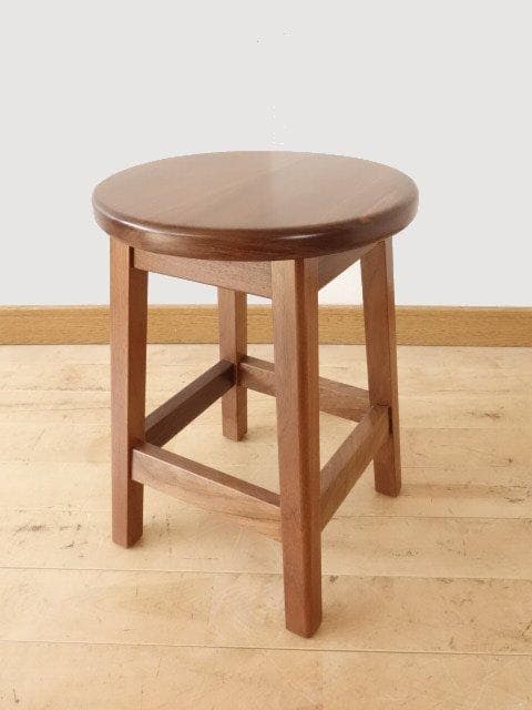 北海道手作り家具　ウォールナット材　スツール