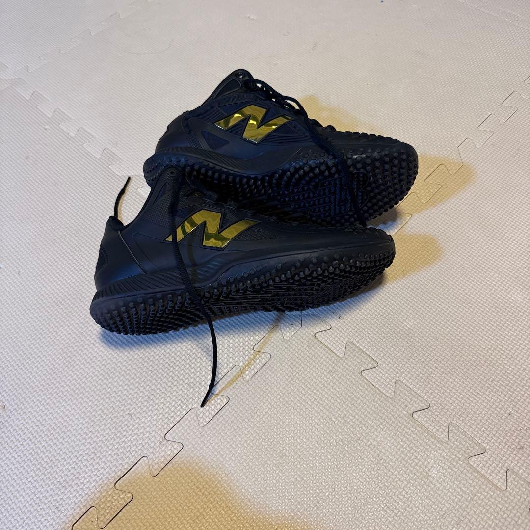 New Balance TSHOBK1 ブラック/ゴールド 27cm