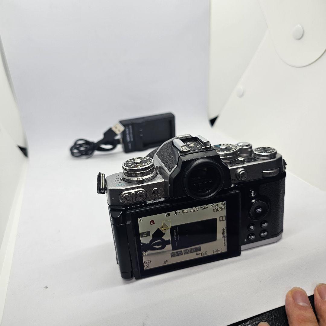 デジタルカメラ Nikon Z fc 28/2.8 SE Kit