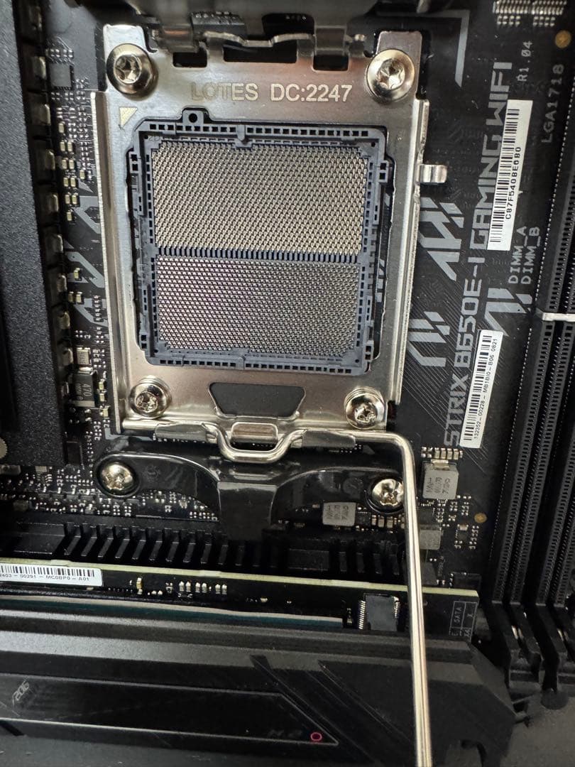 ASUS ROG Strix B650E-I ゲーミング WiFi AM5 D5