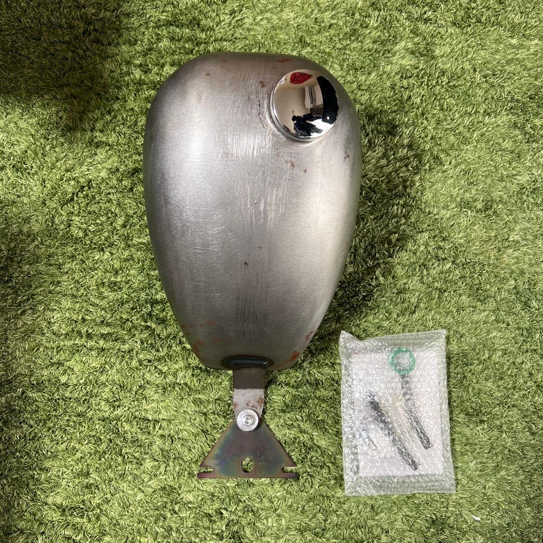 バイクタンク メタリックシルバー スチール製　sr400