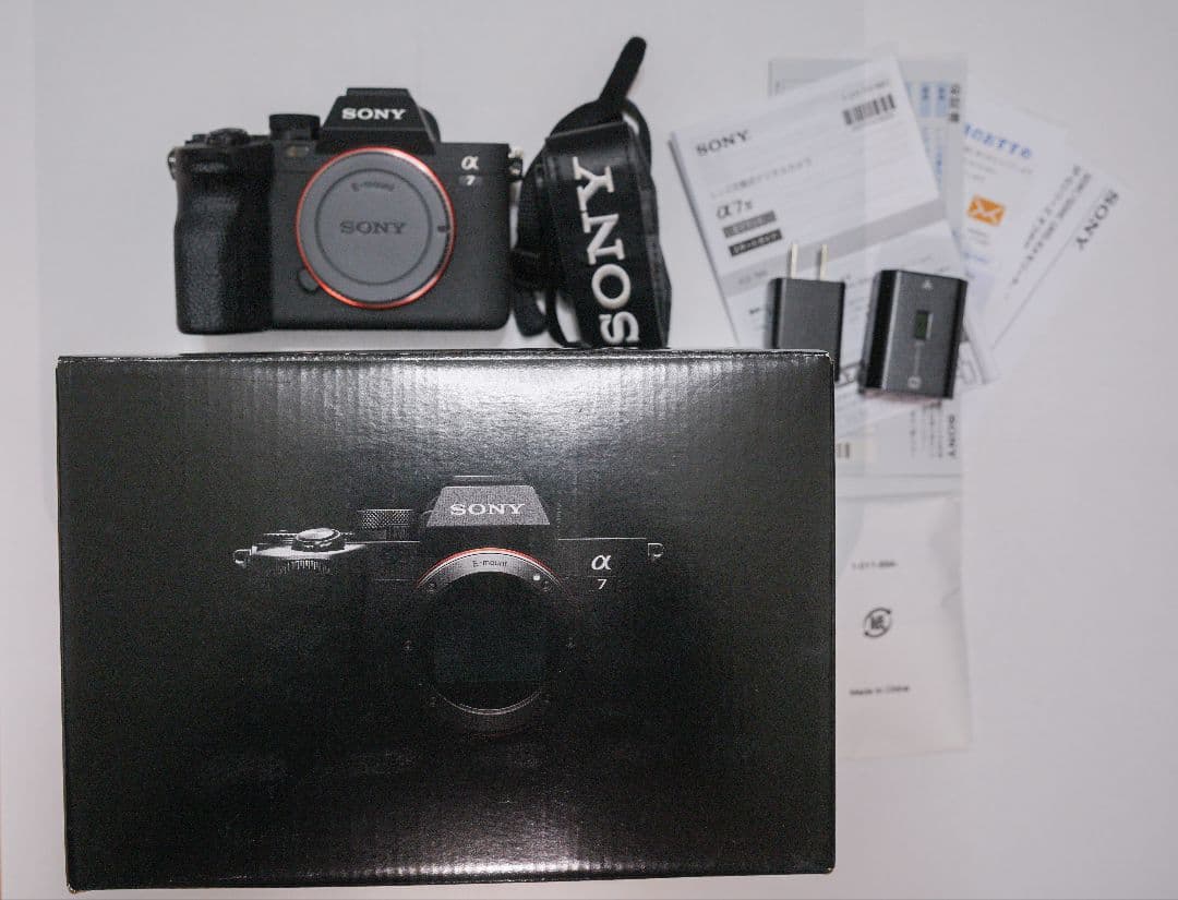 SONY α7iv ミラーレスカメラ 本体と付属品