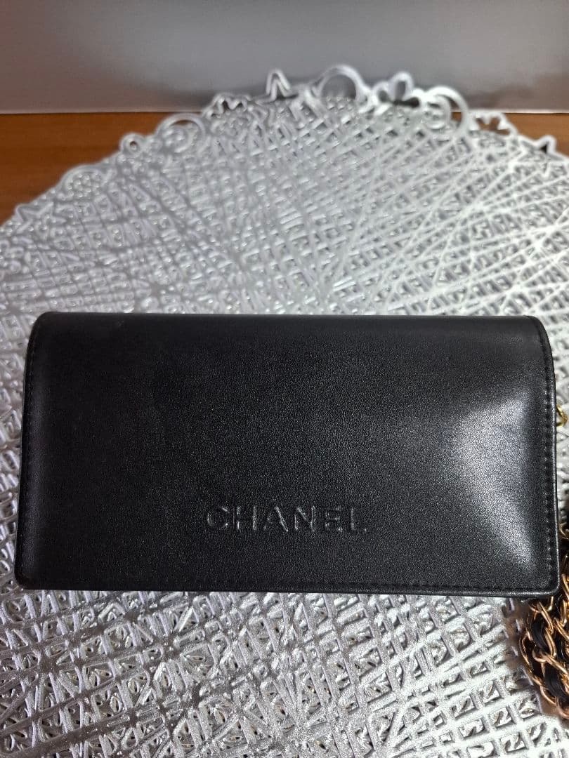 CHANEL 　ロゴマトラッセ　サングラスケース　斜め掛け