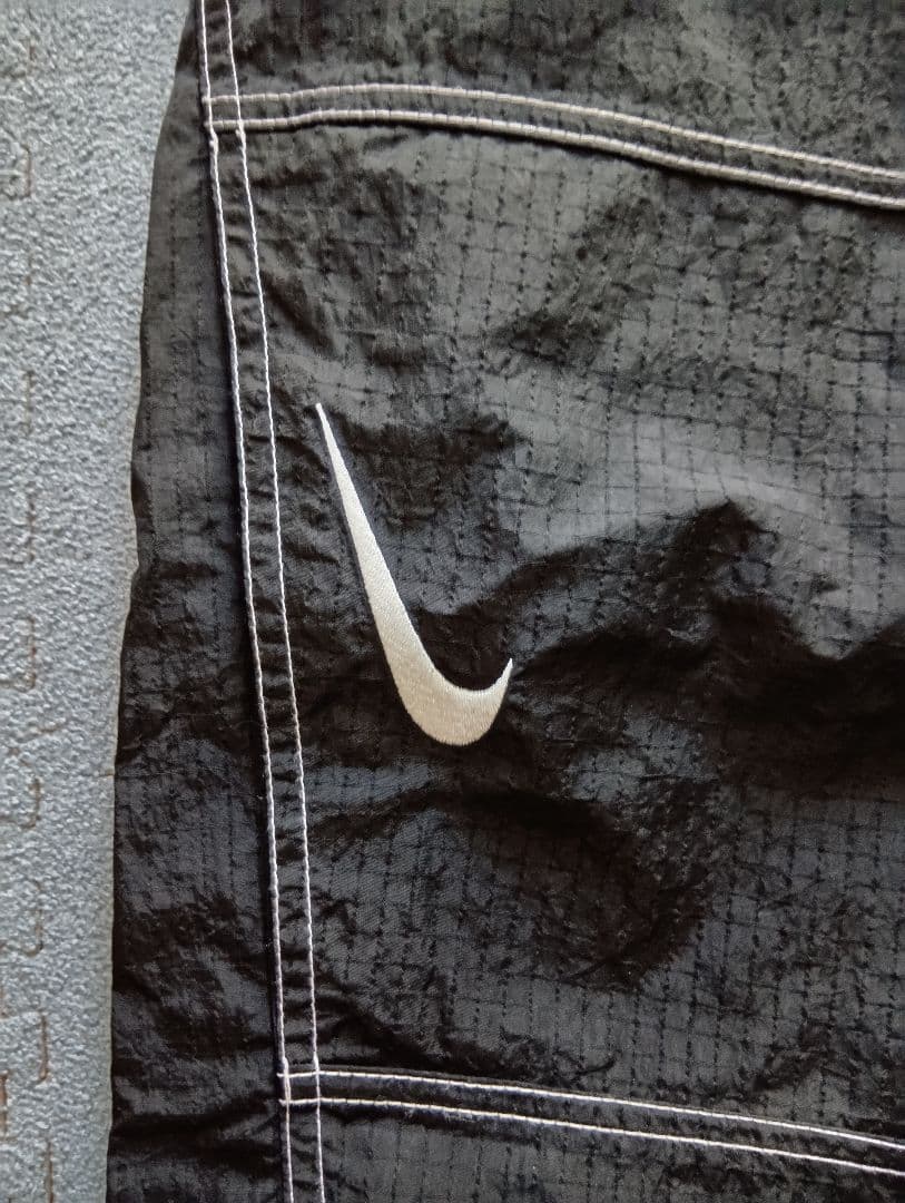 NIKE ナイロンパンツ 白ステッチ 刺繍ロゴ ブラック XL