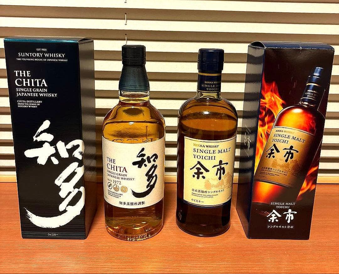 サントリー知多& ニッカ余市 700mlウイスキー セット化粧箱付き