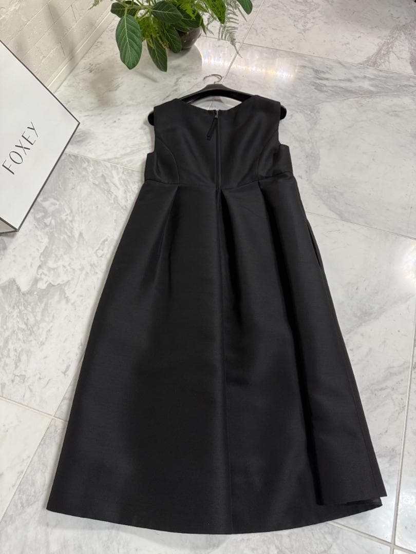 新品同様★【定価：￥138,600】★近年★FOXEY/フォクシー ギモーヴ38