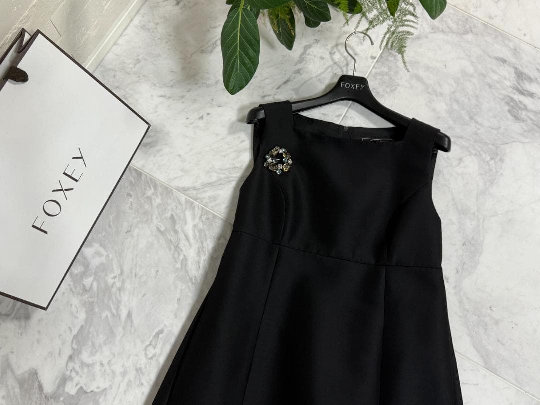 新品同様★【定価：￥138,600】★近年★FOXEY/フォクシー ギモーヴ38