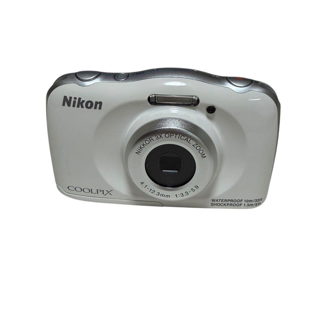 (完品・美品)Nikon COOLPIX S33 防水デジカメ 付属品完備