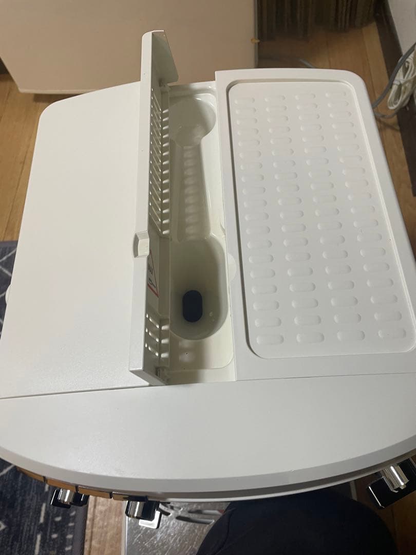 デロンギ　マグニフィカ　全自動コーヒーマシン　ESAM03110w ホワイト