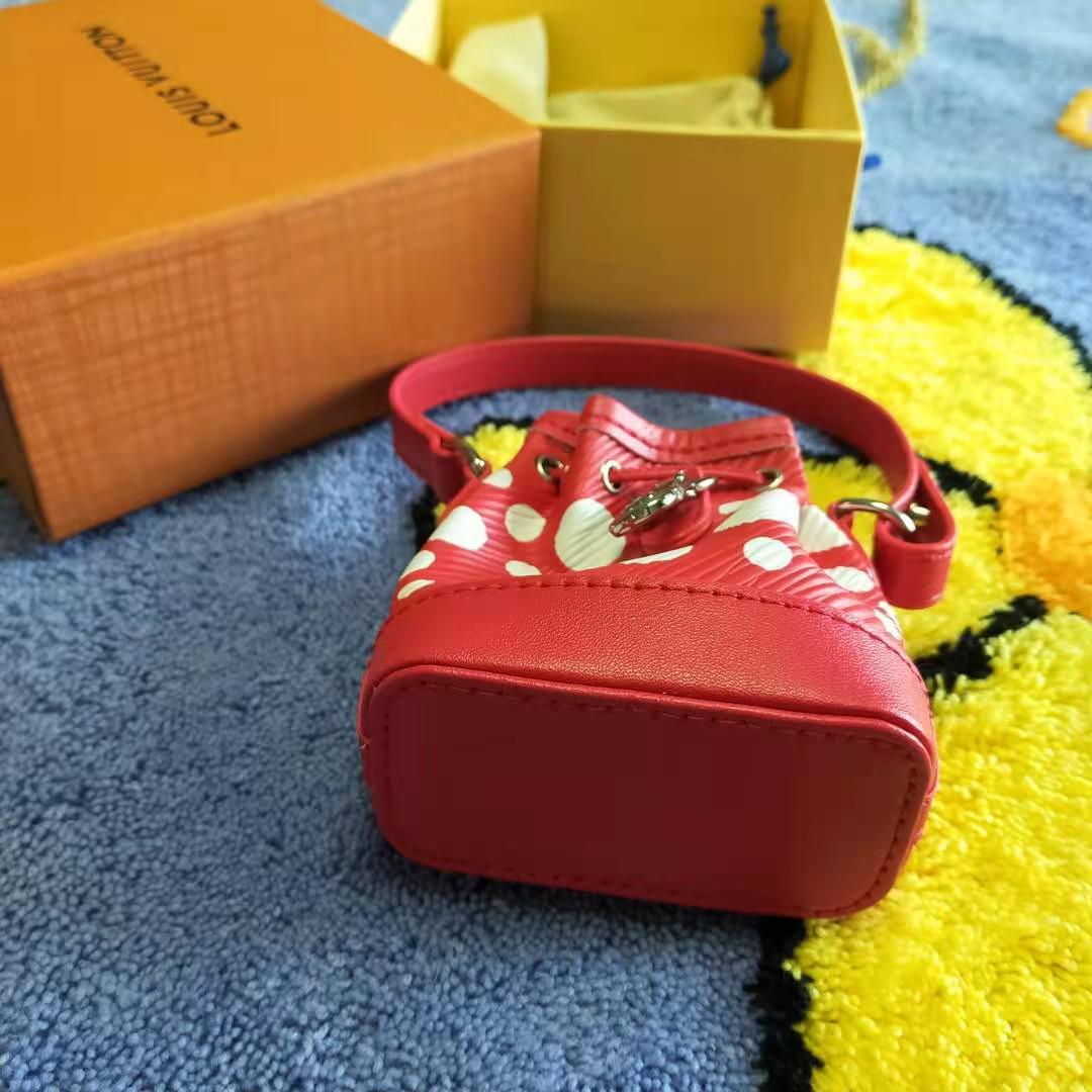 VIP限定 ノベルティ レッド×ホワイト水玉デザインのバケットバッグ